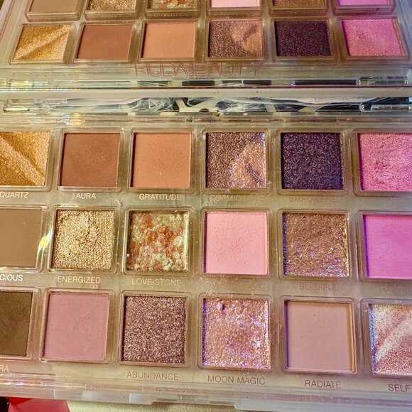 Huda Beauty Rose Quartz Palette - Picture 2 of 3